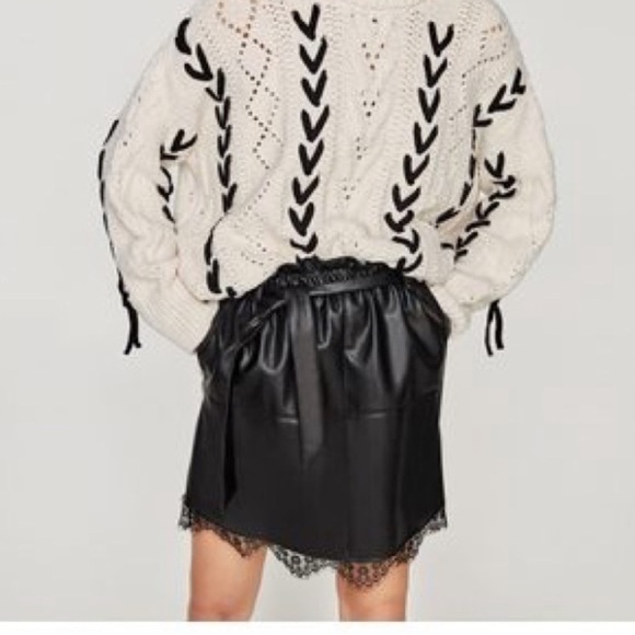 Zara Faux leather skirt with lace trim - size L - Picture 3 of 8